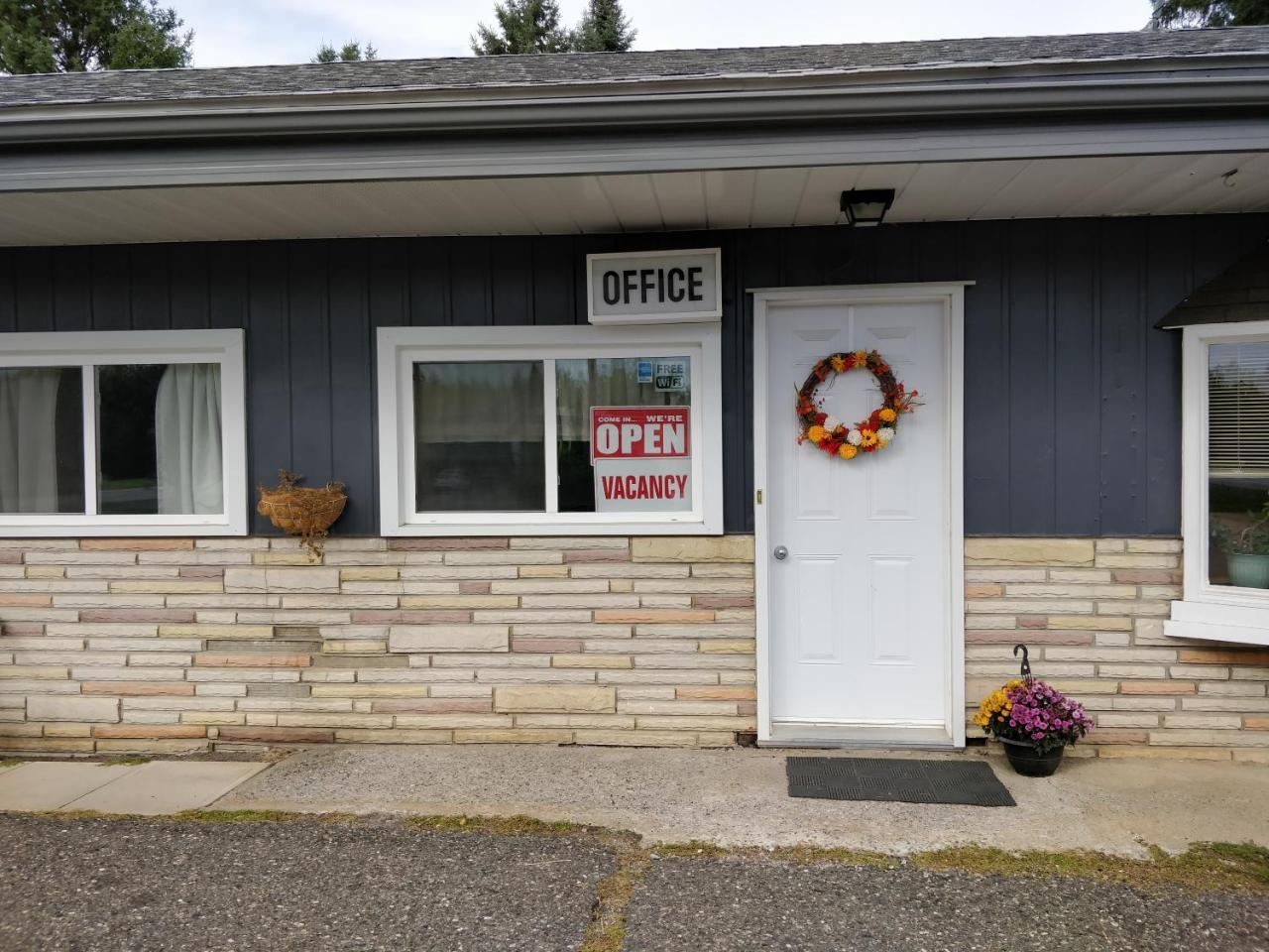 Telstar Motel Kakabeka Falls Bagian luar foto